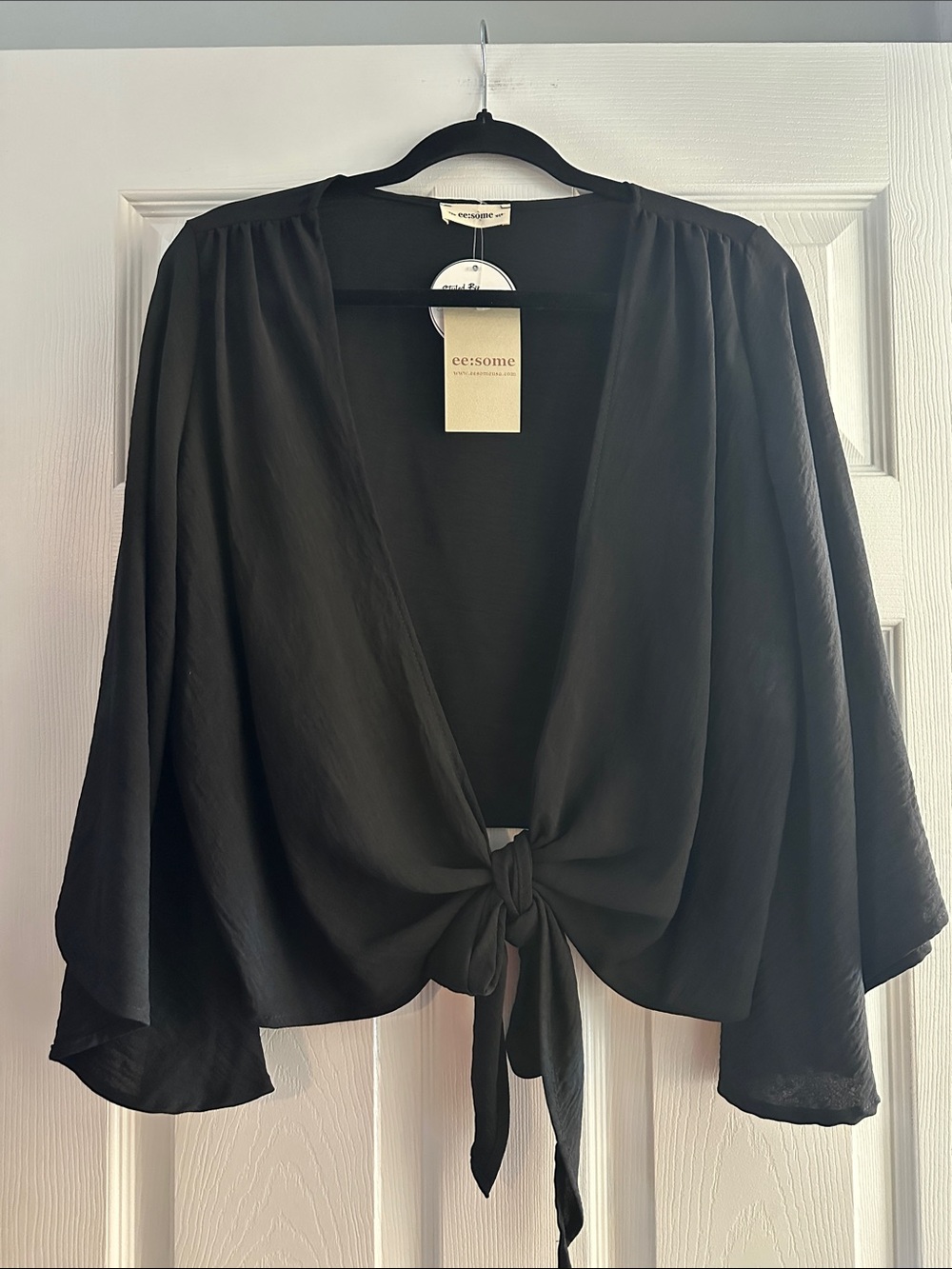 eesome Black Tie-Front Draped Kimono